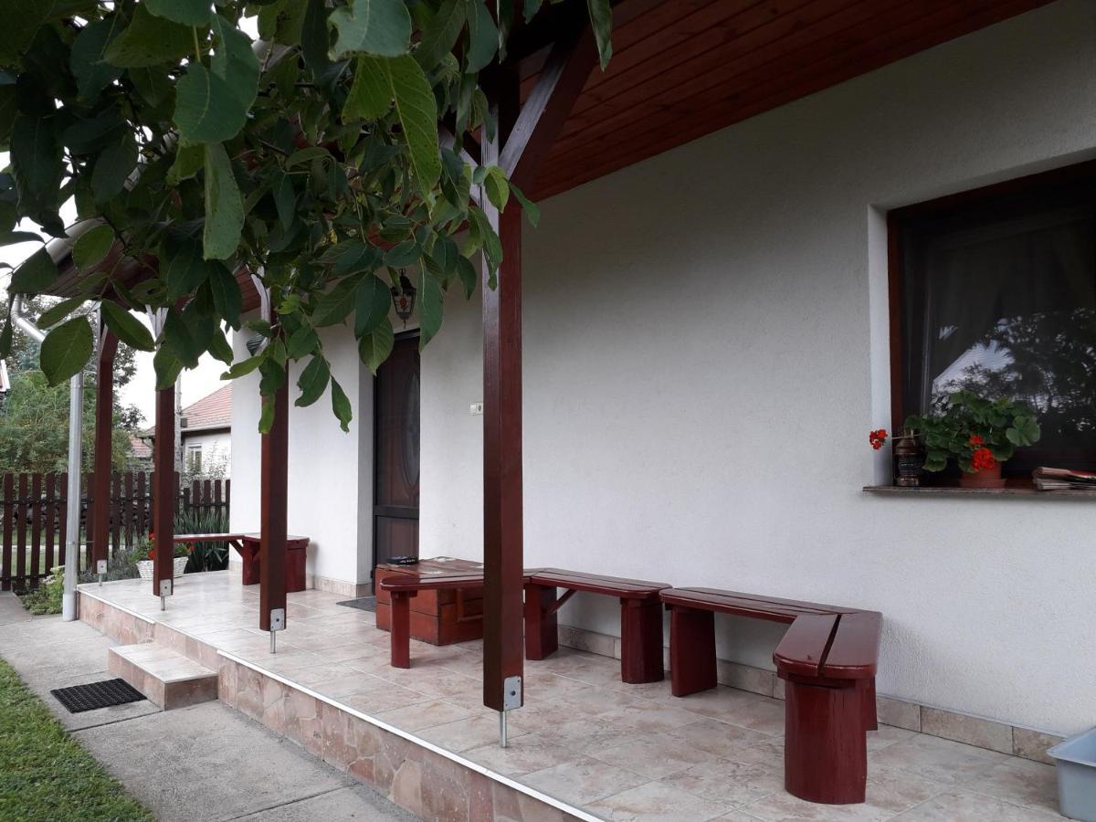 Matyasmadar Vendeghaz Hotel Tard Exterior photo