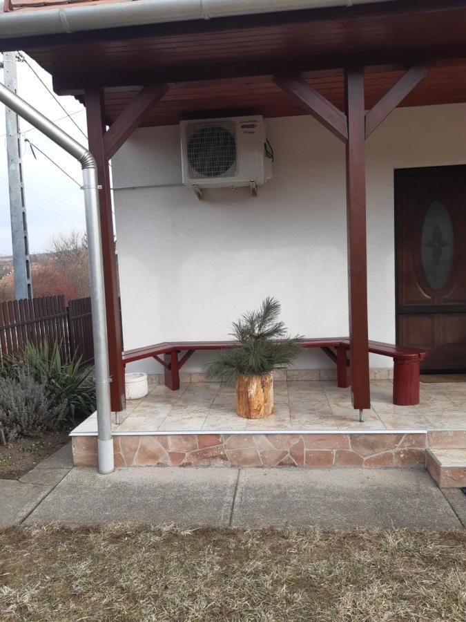 Matyasmadar Vendeghaz Hotel Tard Exterior photo