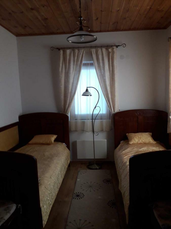 Matyasmadar Vendeghaz Hotel Tard Exterior photo