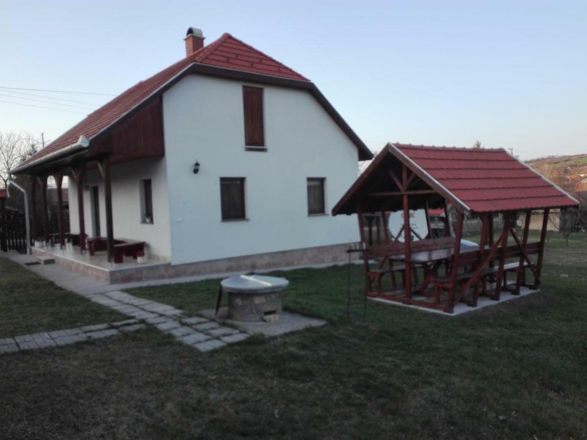 Matyasmadar Vendeghaz Hotel Tard Exterior photo